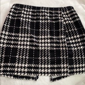 Plaid Skirt with Side Slit